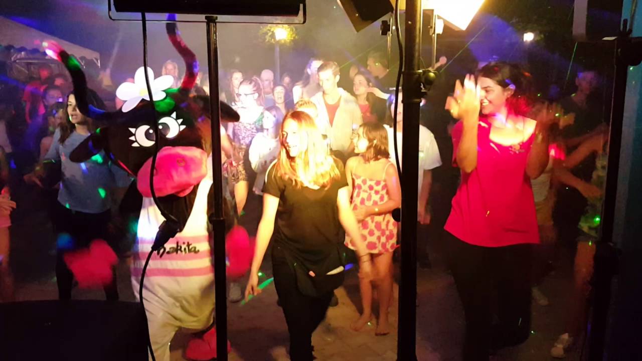 Danse du camping l'océane avec Bakita dans un camping landais 40