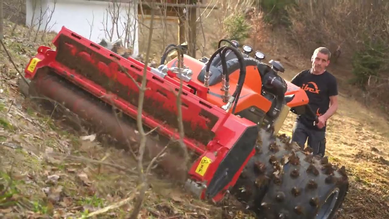 IBEX G4 mit Forstmulcher und Holzhächsler