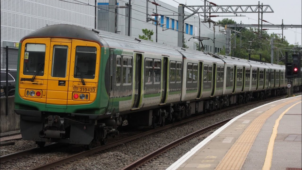 LNR Class 319 319457 319433 Departing Milton Keynes Central on ECS