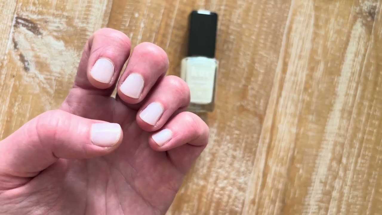 Original LONDONTOWN Illuminating Nail Concealer Review