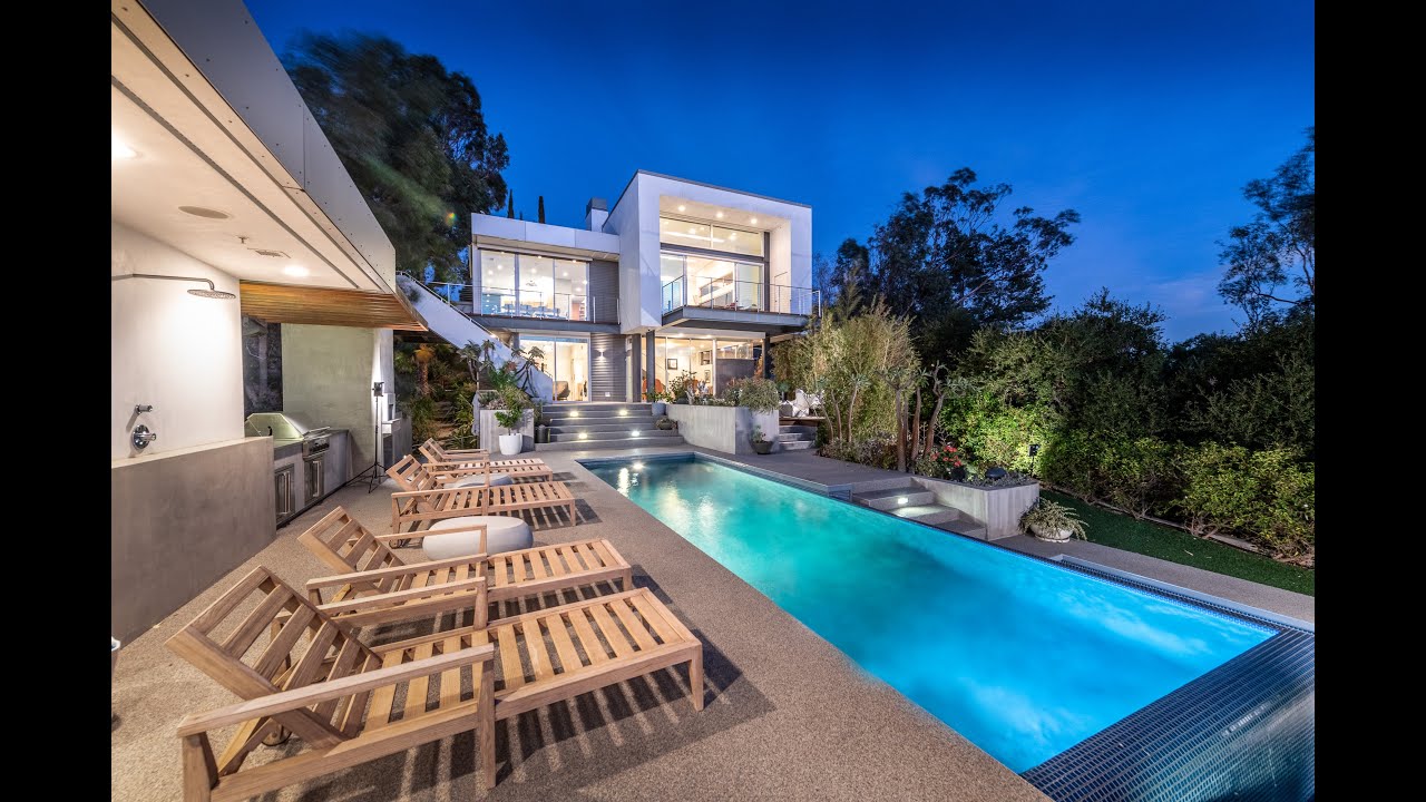 2511 Wild Oak Drive | Los Angeles, CA