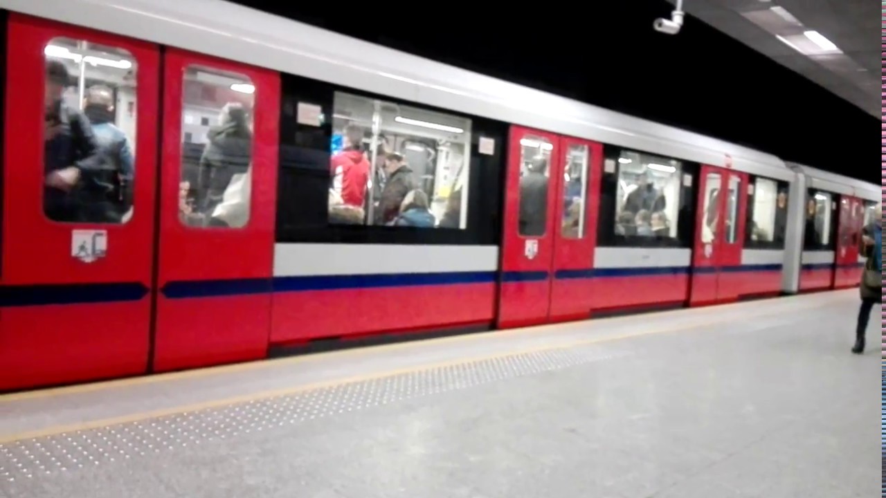 Alstom Metropolis 98B #2033+1065+[1066]+1067+1068+2034 (Skład 32) Metro Warszawskie (Linia M1)