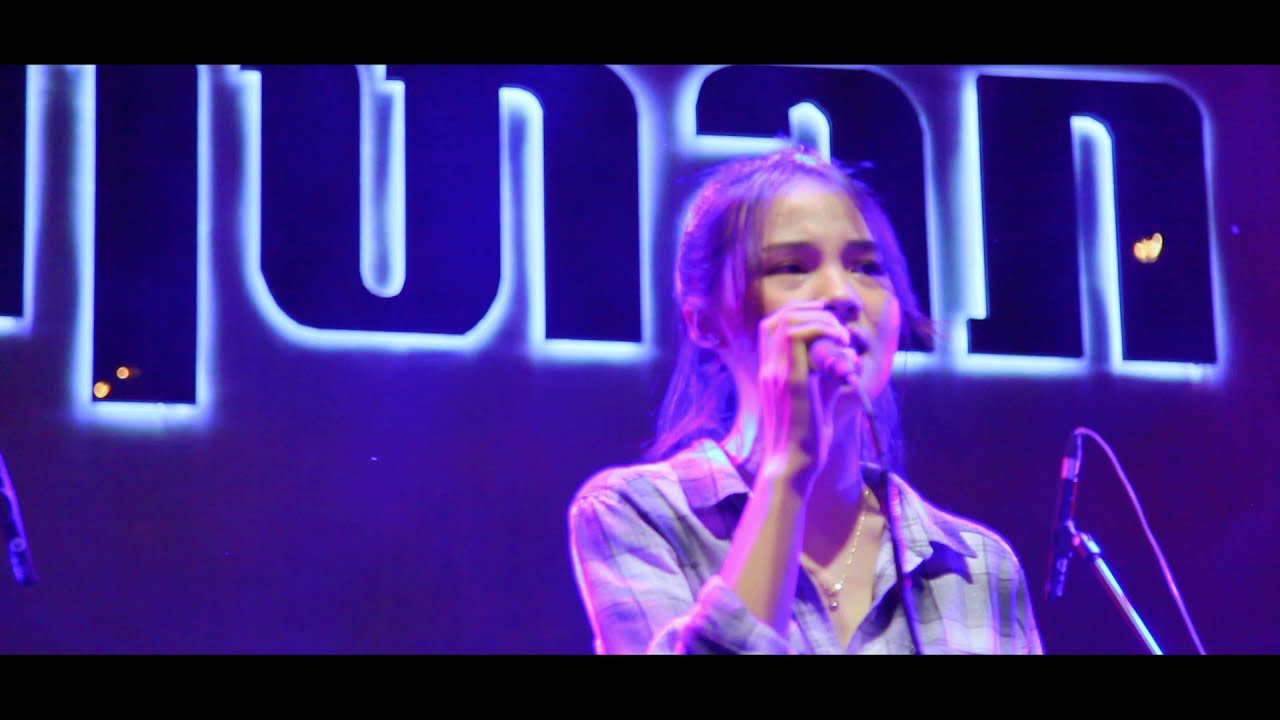 ดอกไม้กับแจกัน -ใหม่ เจริญปุระ cover live by zuffer band @ร้าน ตั้งหลัก vientaine / khamthastudio
