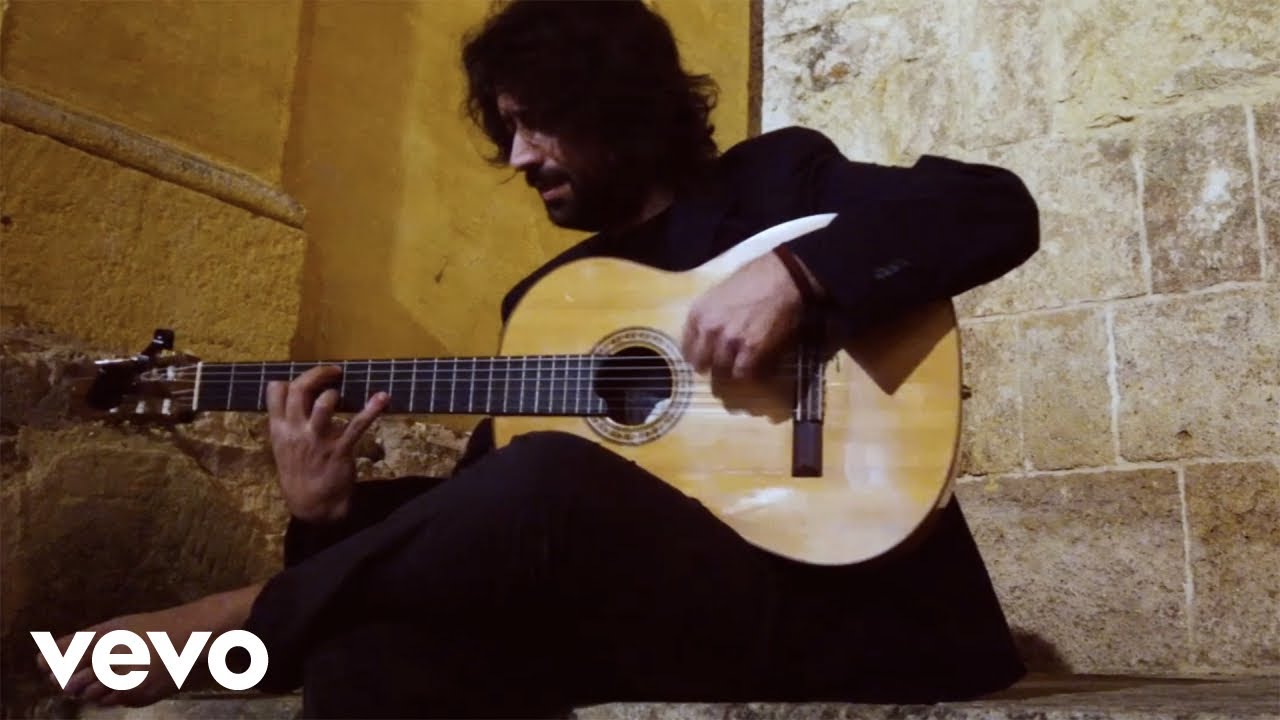 Berk Gürman - Kaç Kadeh Kırıldı ft. Istanbul Strings