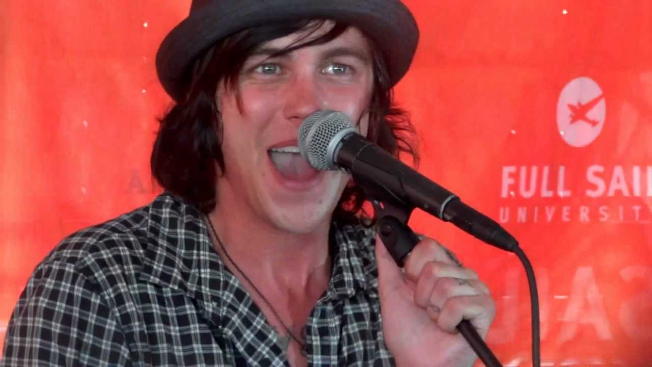 James Dean & Audrey Hepburn (Acoustic) - Sleeping With Sirens - Warped Tour 2012