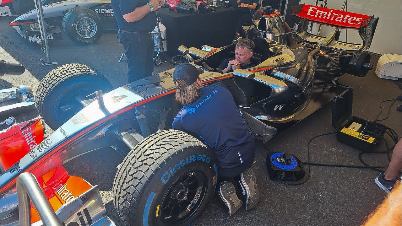 McLaren Mercedes MP4-21 START-UP ! Amazing V8 Sound Warmup