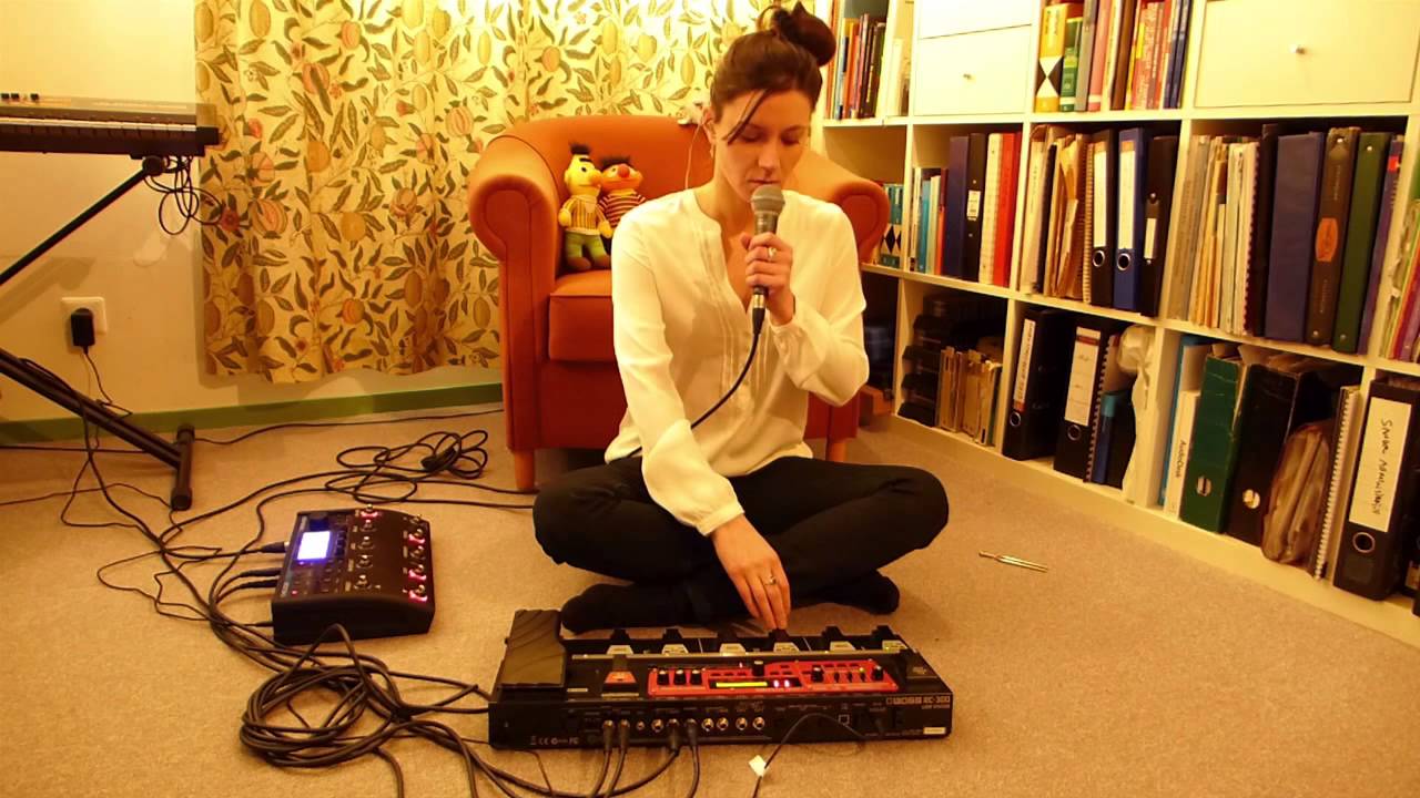 Meredith Monk - Dawn - live looped version by Laura Stavinoha