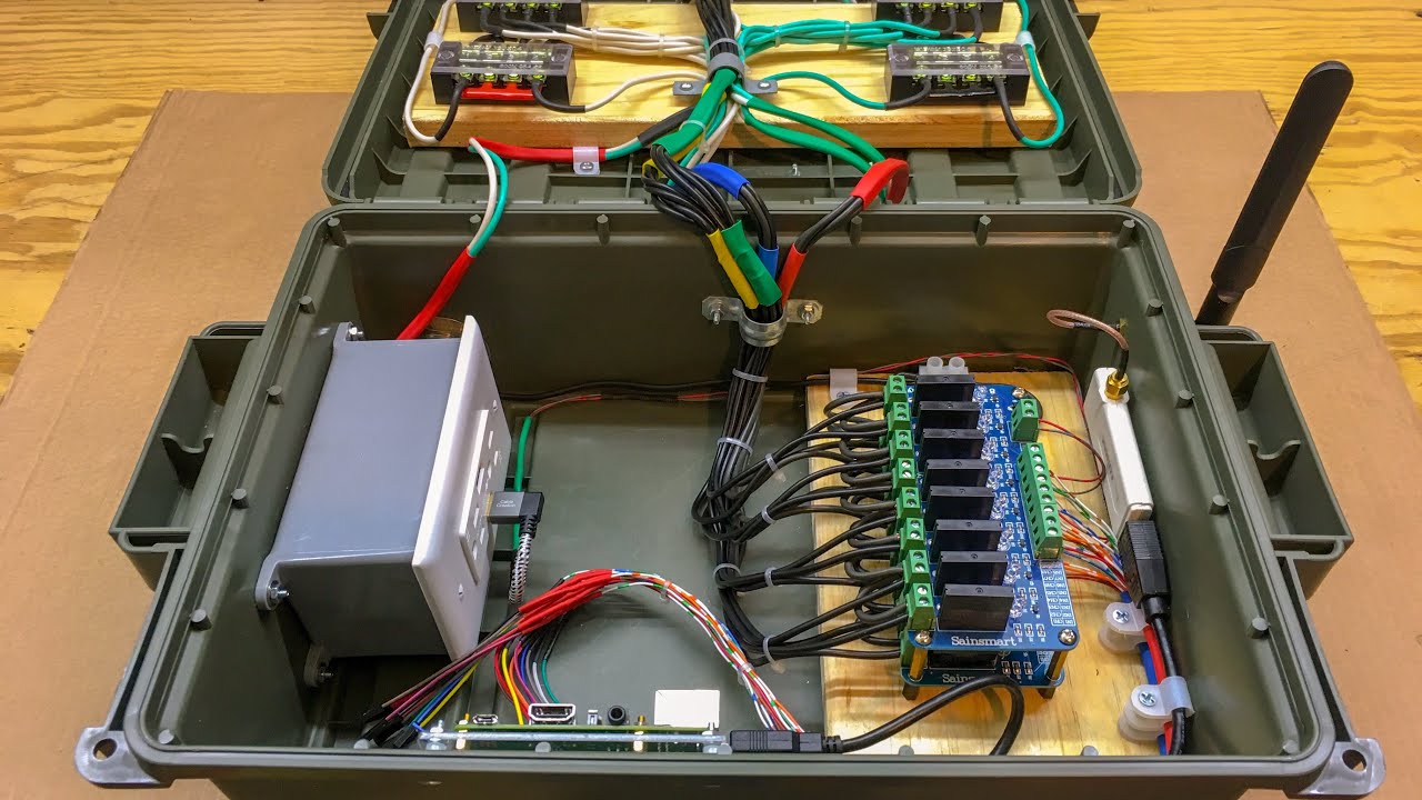 Raspberry Pi 16 Channel Solid State Relay Setup For Christmas Lights PART 2