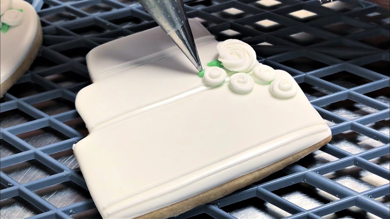 Wedding Cake Cookies with Royal Icing Transfers - Tutorial