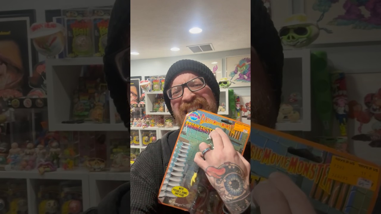 Opening vintage toys!  #Vintagetoys #universalmonsters #toycollector #toycollection