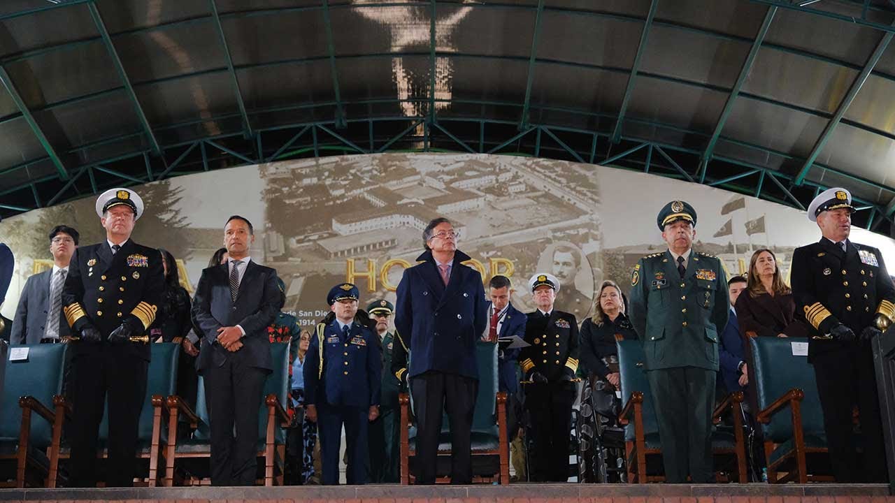 Ceremonia militar de ascensos, presentación y reconocimiento de Oficiales Generales y de [...]