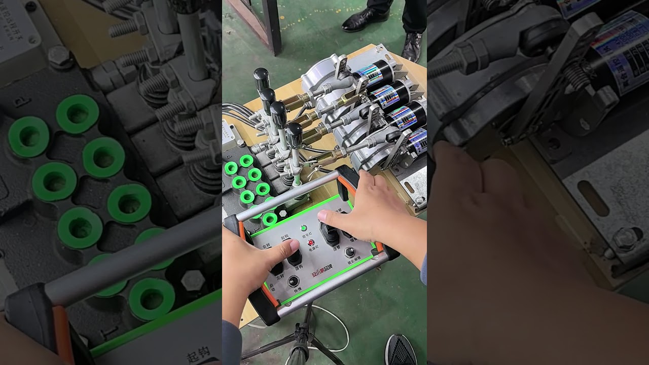 24 V lever clutch motor #Proportiona remote control #radio  #Manipulator#crane#cranetruck#fassi#unic