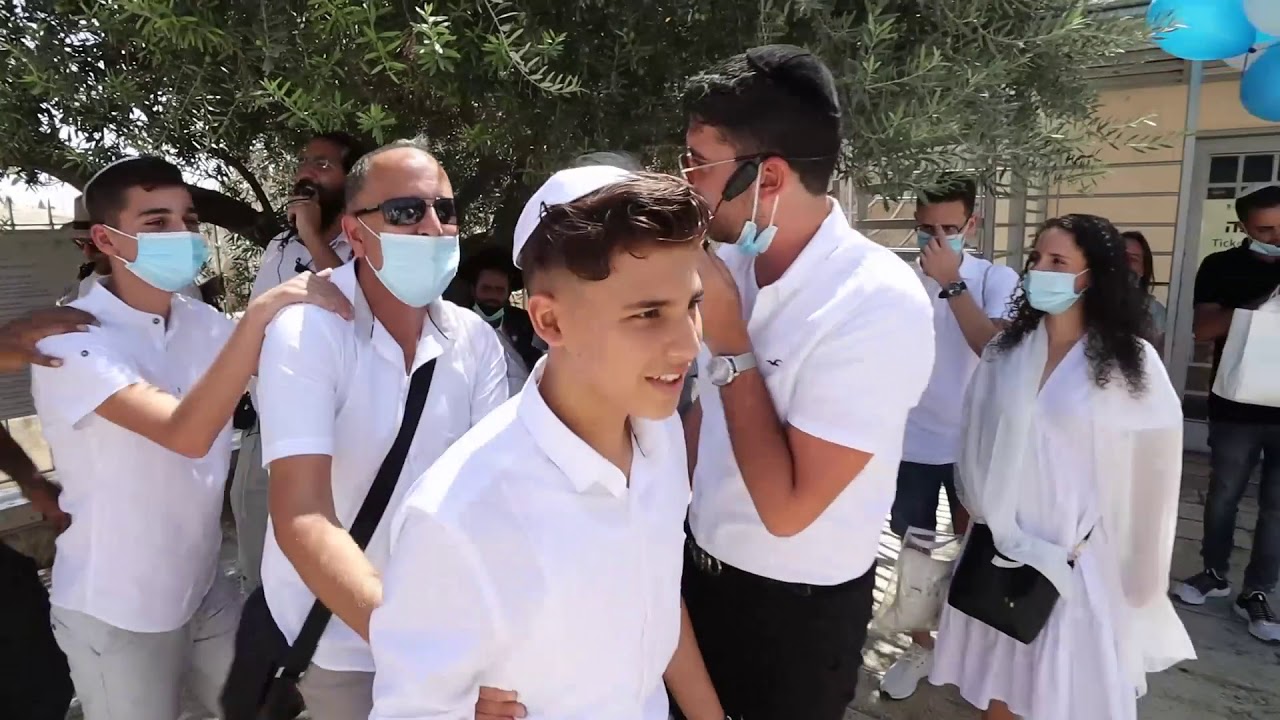 בני רוזנר הפקות - בר מצווה בכותל. קליפ 20