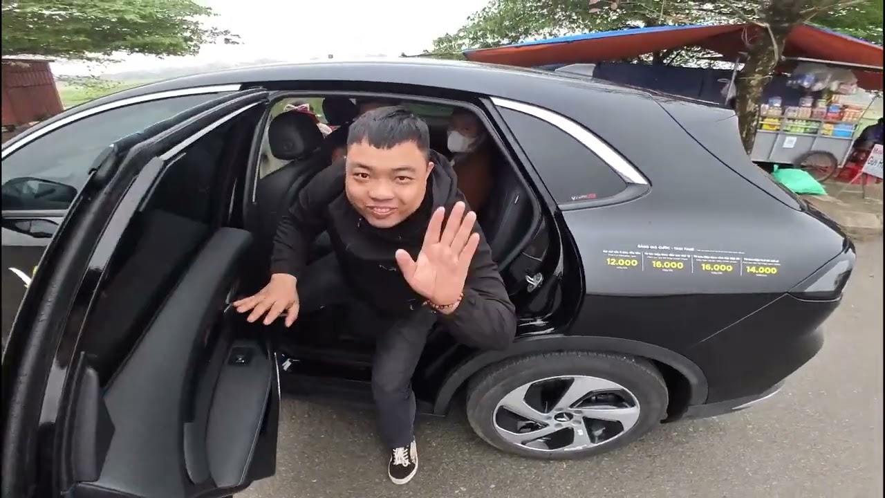 Chạy Xanh SM Luxury Vf8 tại quê và đầy pin đi được bao xa | XT