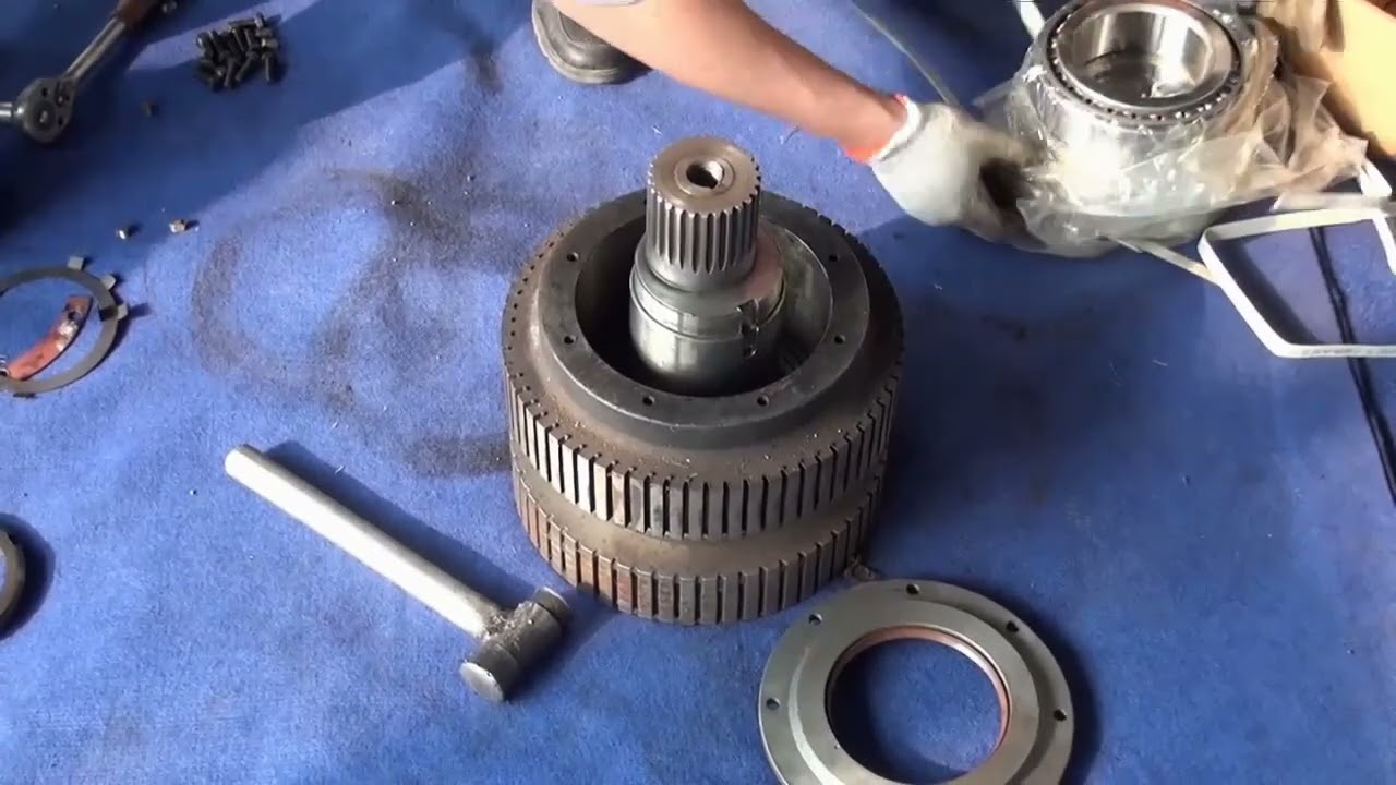 Yulong XGJ560 XGJ850 pellet machine roller disassembly and assembly Spare Parts for Wood Machine