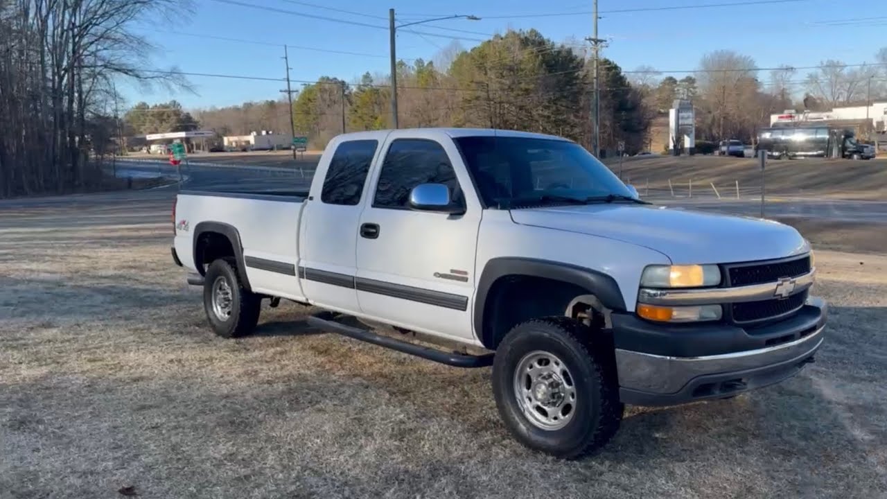 2002 Chevrolet Silverado 2500 Extended Cab 6.6L Duramax 4x4 Exterior and Interior View