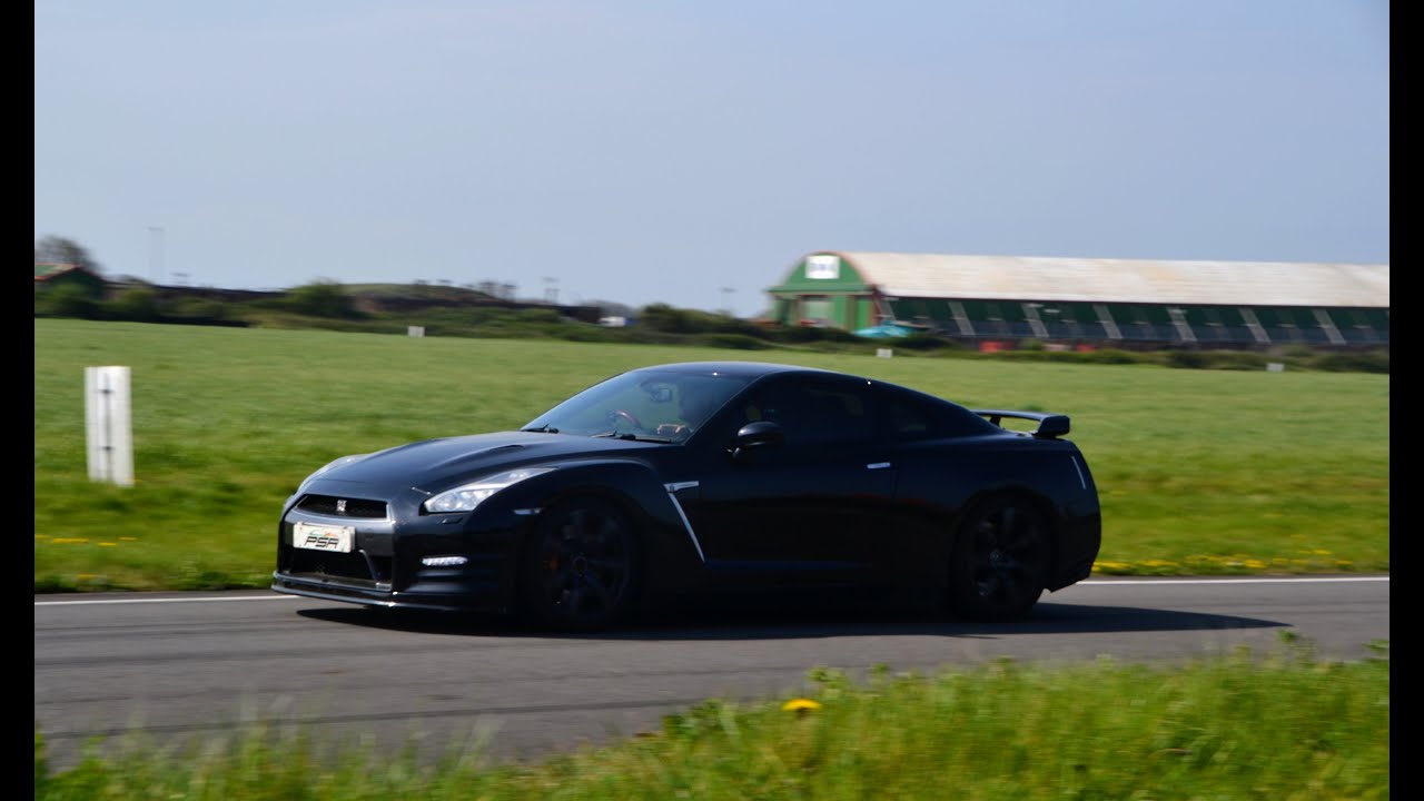 PSR Experience driving day at Llandow circuit. Nissan GTR