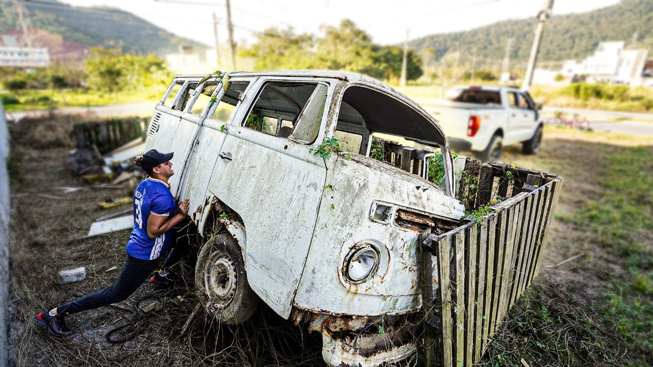 R0UBAMOS TODAS AS PEÇAS DESSA KOMBI ABANDONADA