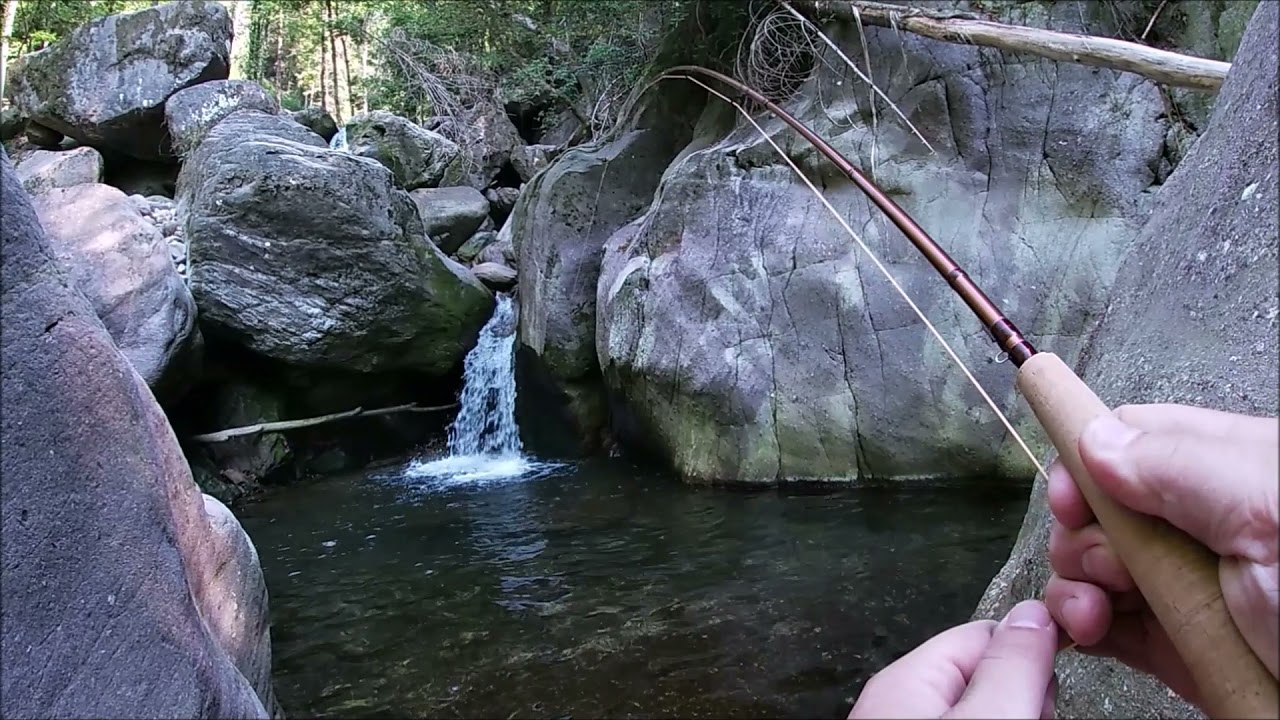 Piccola ninfa -GROSSE!- SODDISFAZIONI!!! Peschiamo BELLISSIME TROTE SELVATICHE a mosca in torrente!!