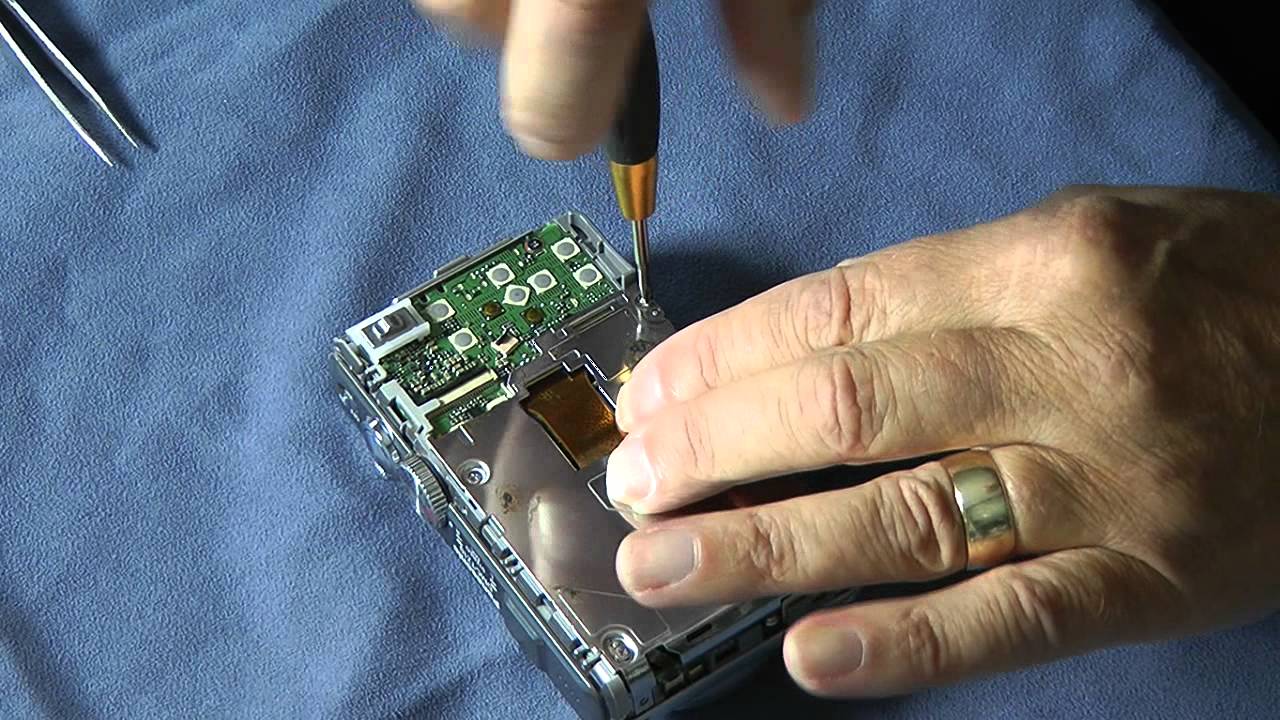 Cleaning the CCD sensor of a Panasonic Lumix Compact Digital Camera