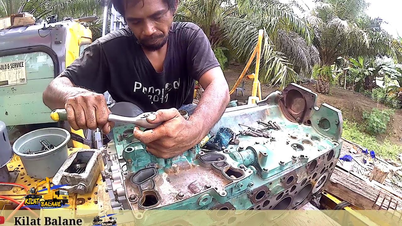 merakit mesin Excavator volvo EC 210 B