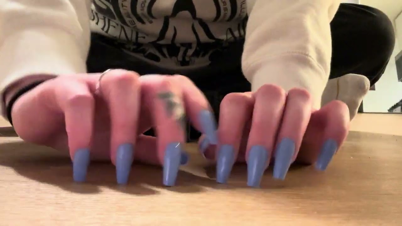ASMR floor tapping and scratching ✨🩷