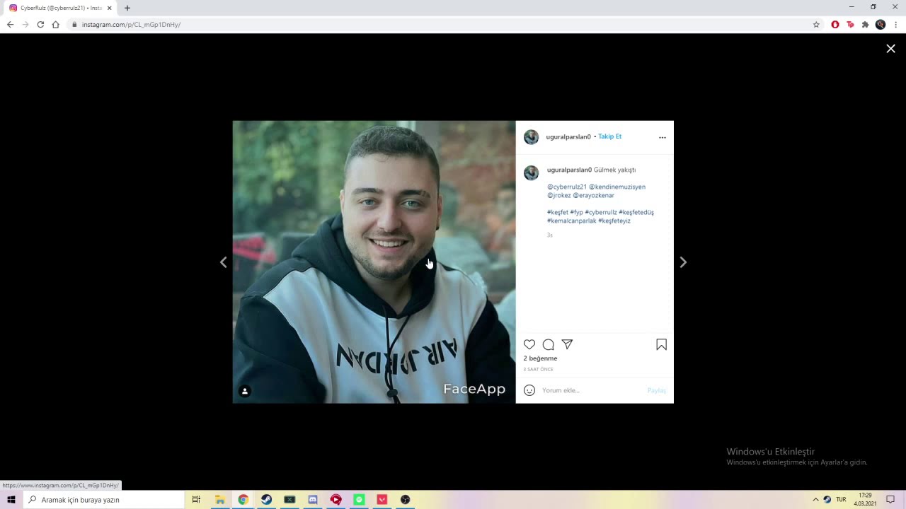 CyberRulz Tv | İNSTAGRAMDAN KENDİNE YAPILAN FOTOLARA BAKIYOR
