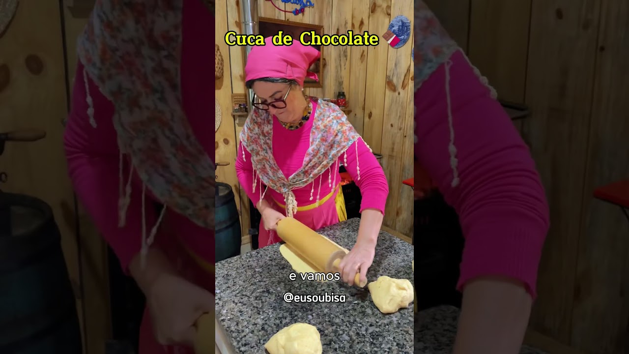 Cuca de chocolate que sua av&oacute; fazia👵🏼Me segue aqui❤️ #cozinhando #receitas #caipira #culinaria