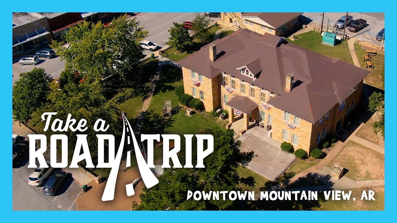 Perfect Fall Destination: Downtown Mountain View, Arkansas, has everything for an autumn getaway!