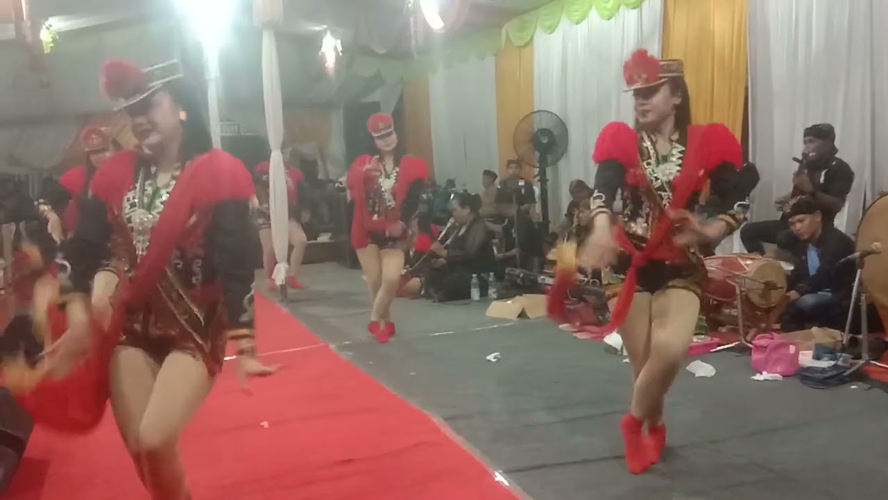 KREASI BARU !  TARI KLASIK  NDOLALAK PUTRI DEWI ARUM  LIVE DI KARANGGAYAM
