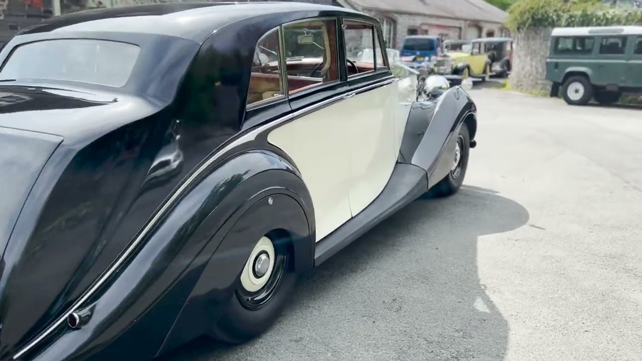 1954 Rolls-Royce Silver Wraith Freestone & Webb Saloon WVH110 walkaround