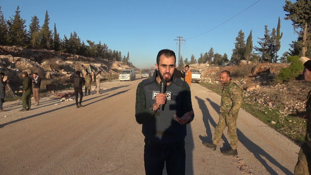 اللحظات الأولى لوصول الدفعة الأولى من مهجري حلب بالباصات الخضراء إلى ريف حلب الغربي