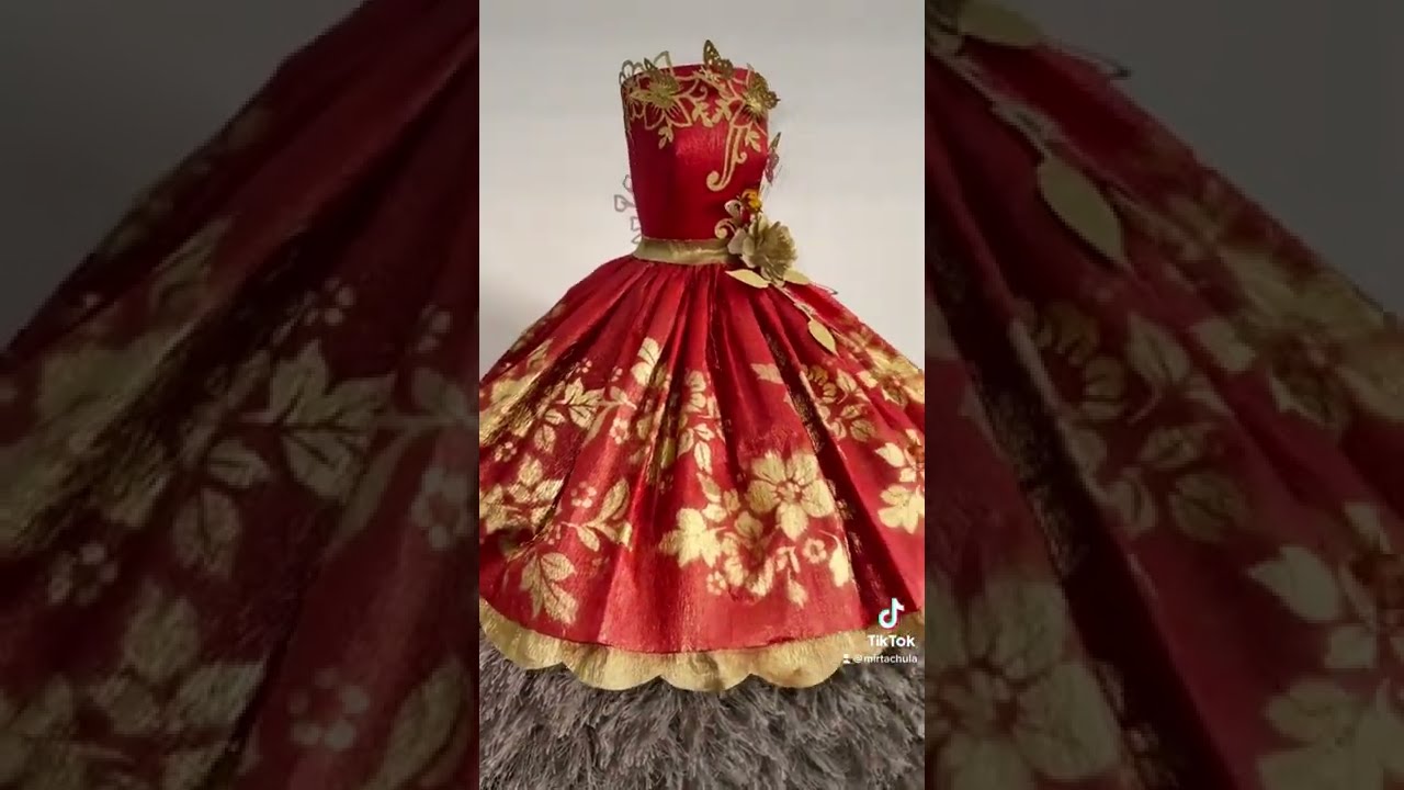Centro de mesa para 15 años en papel crepe