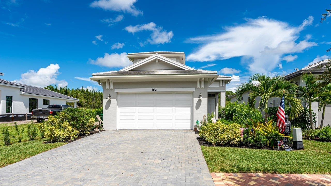 152 SE Via Tirso, Port St. Lucie, FL