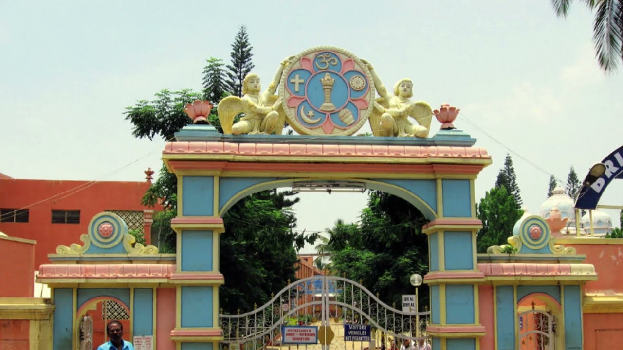 THE BRINDAVAN SRI SATHYA SAI BABA ASHRAM IN KARNATAKA &ndash; INDIA