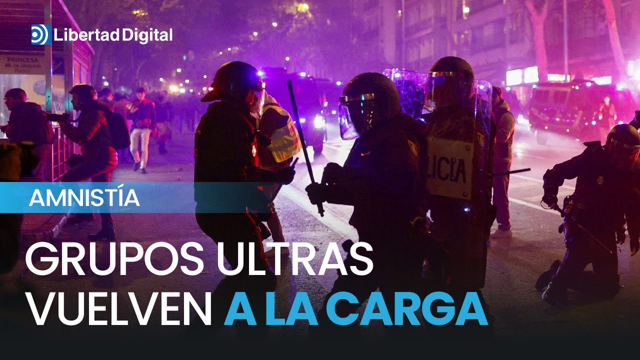 Grupos ultras vuelven a reventar la concentración de Ferraz enfrentándose a la Policía