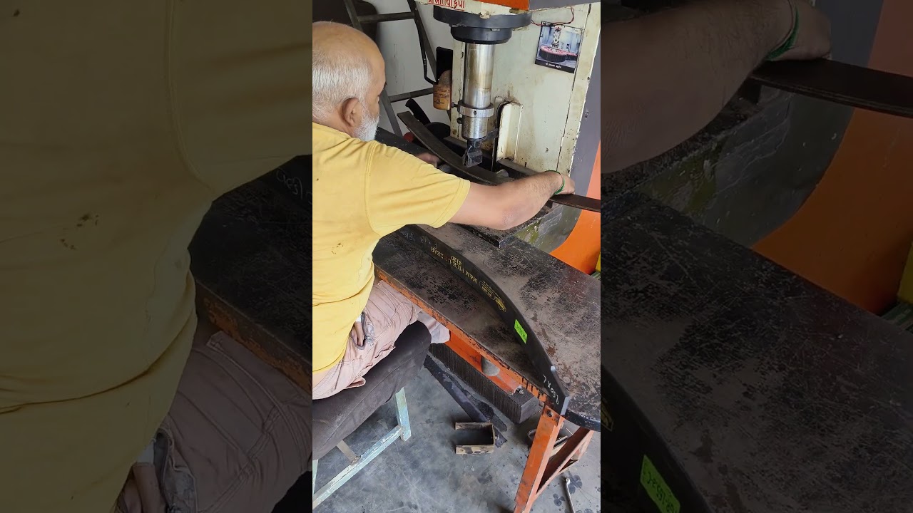 BOLERO KAMANI REPAIRING (LEAF SPRING) #bolero #ashokleyland #junagadh #gujarat #bjp #election