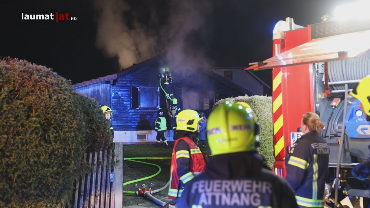 Holzhaus in Attnang-Puchheim nahezu in Vollbrand