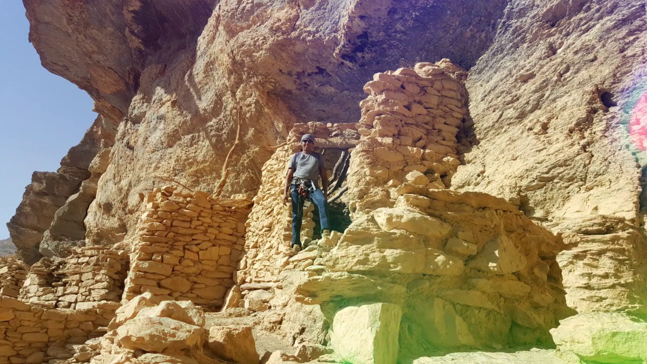 Adventures in Oman, Jabel Shams - Rim Walk - Abseiling and Via Ferratta
