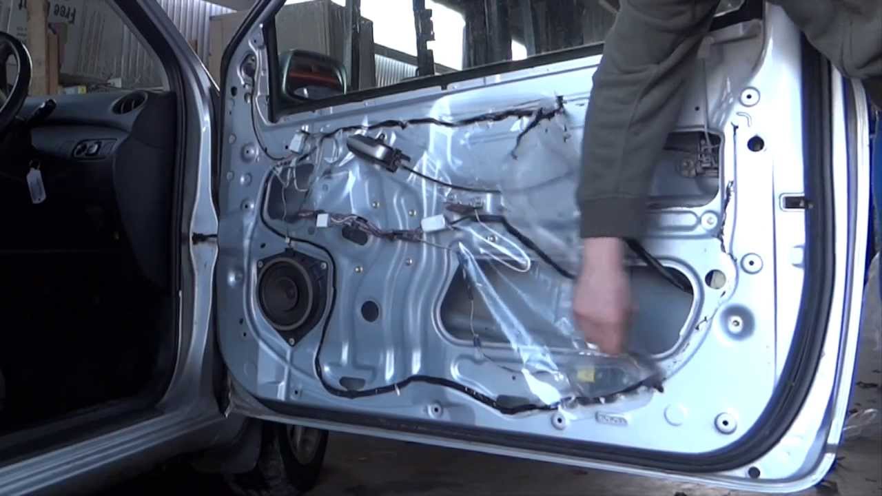 Rattly door repair on a Toyota Yaris