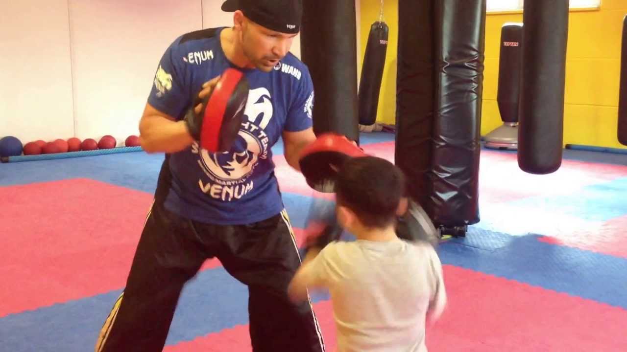 Kinder-Pratzen Training bei Kangoos Fit & Fight Club Staufenberg