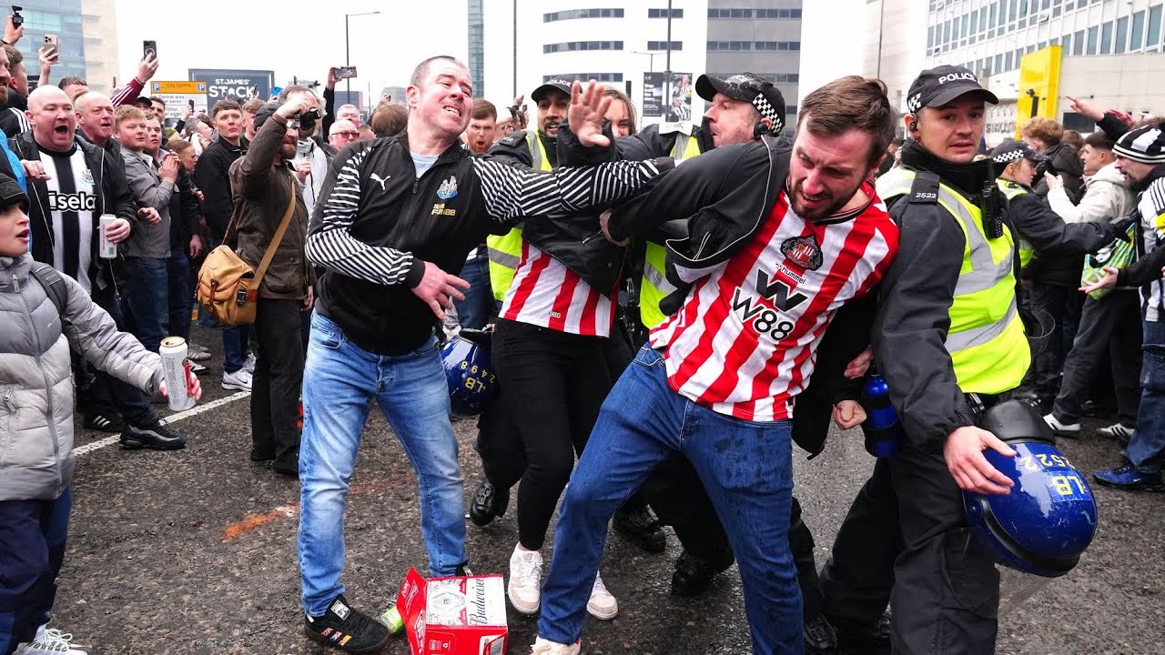 Fans CLASH! Geordies V Mackems At St. James&rsquo; Park KICKS OFF!! Newcastle 1-2 Sunderland 
