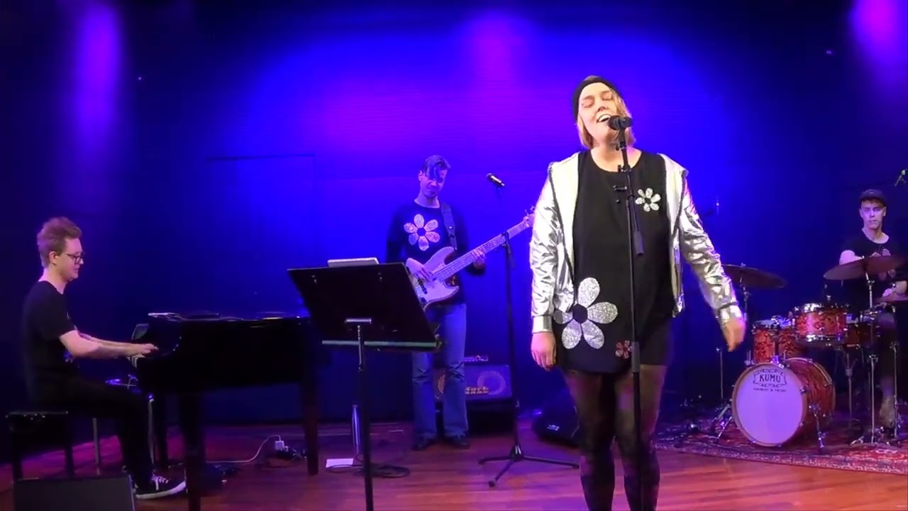 SYSKOFRENIA Musiikkitalon ravintolassa 27.5.2022.