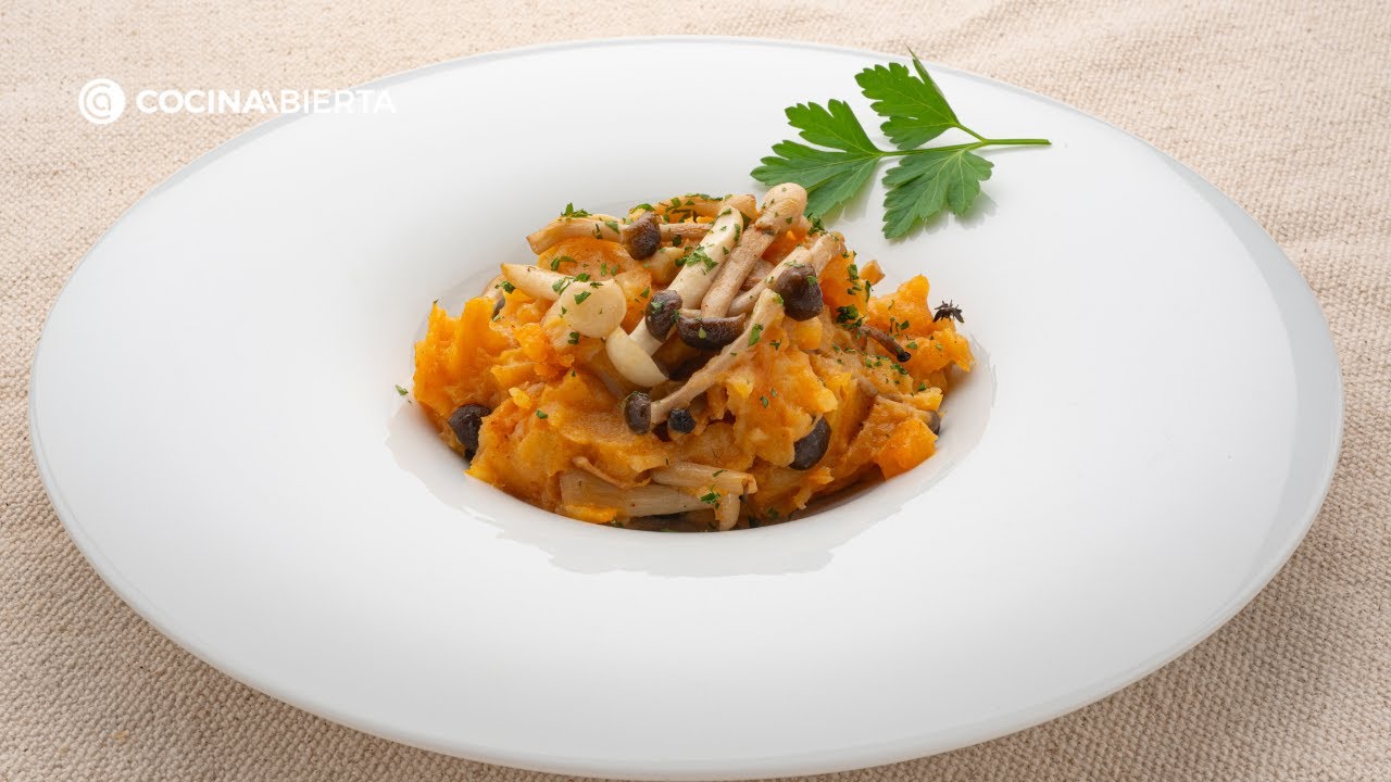 Patatas revolconas con setas 🍄 | La versi&oacute;n vegetariana de Karlos Argui&ntilde;ano
