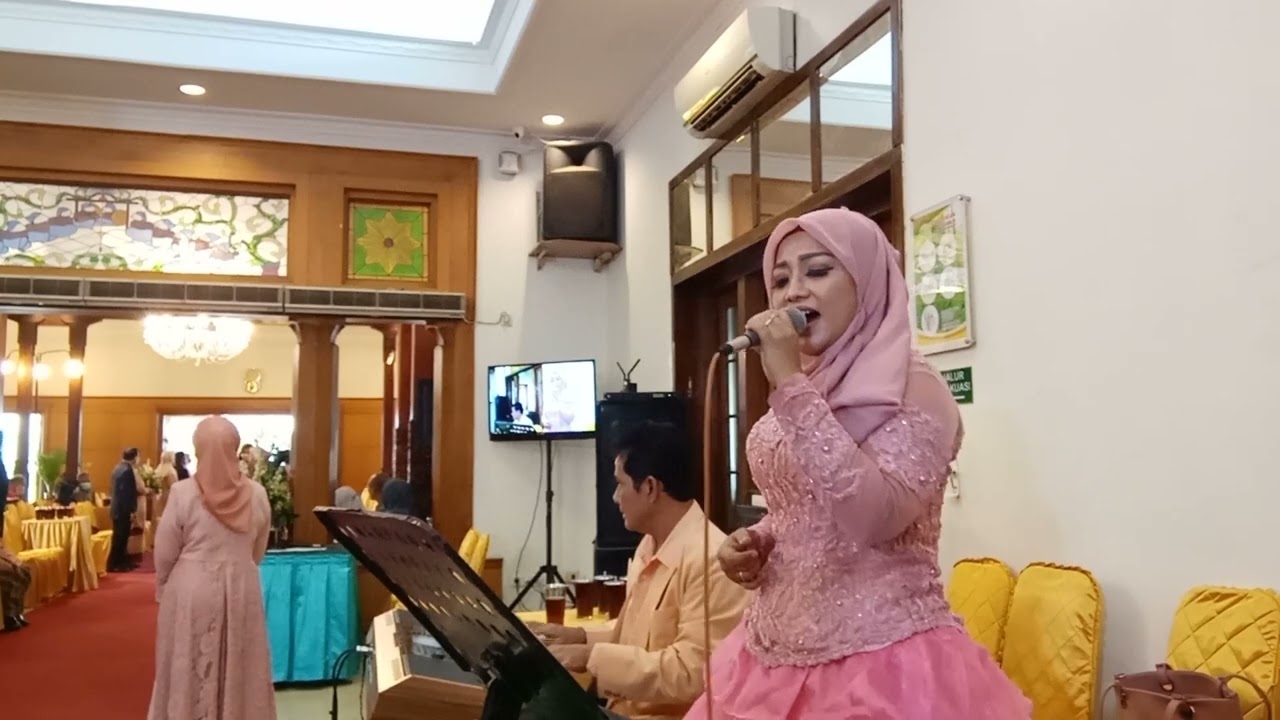 MUSTIKA (Titiek Sandhora) Cover lagu, AMIR ENTERTAINMENT
