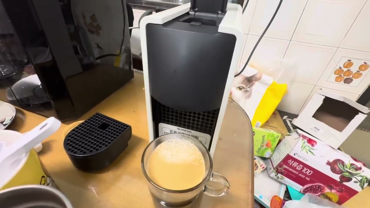 大熊3C-Nespresso 膠囊咖啡機Essenza Mini開箱