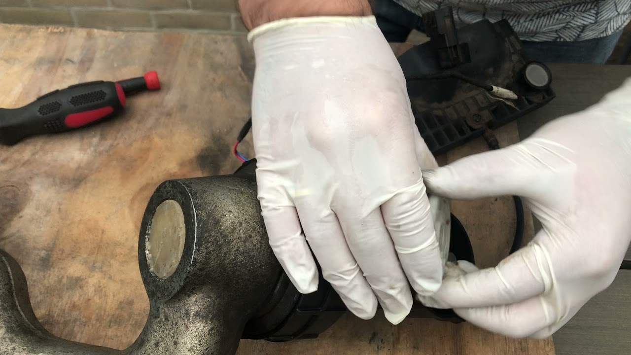 How to disassemble folding towbar, uitklapbare trekhaak Opel Insignia demonteren
