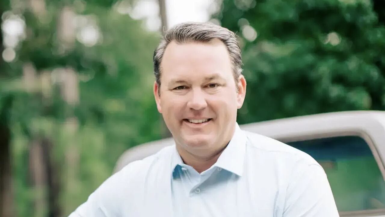 Берт Джонс обсуждает свою предвыборную кампанию на пост губернатора Джорджии.