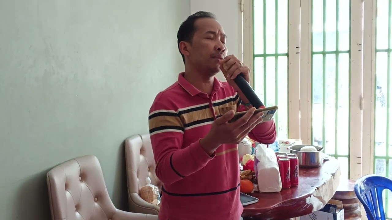ស្លឹកឈើ ច្រៀងកំសាន្តដោយលោក ថន សាមុត ស៊ីថុន