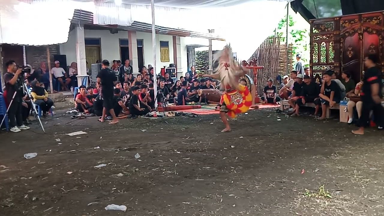 ATRAKSI KEREN BUJANG GANONG RENDY & AGUS KENTHUS..